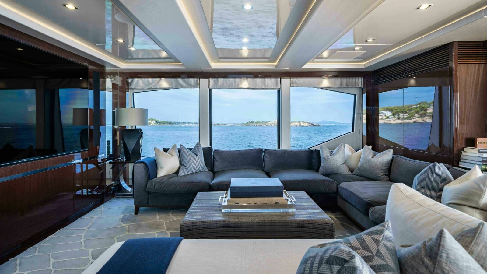 2016 Sunseeker Sunseeker 131 Yacht - Photo 26