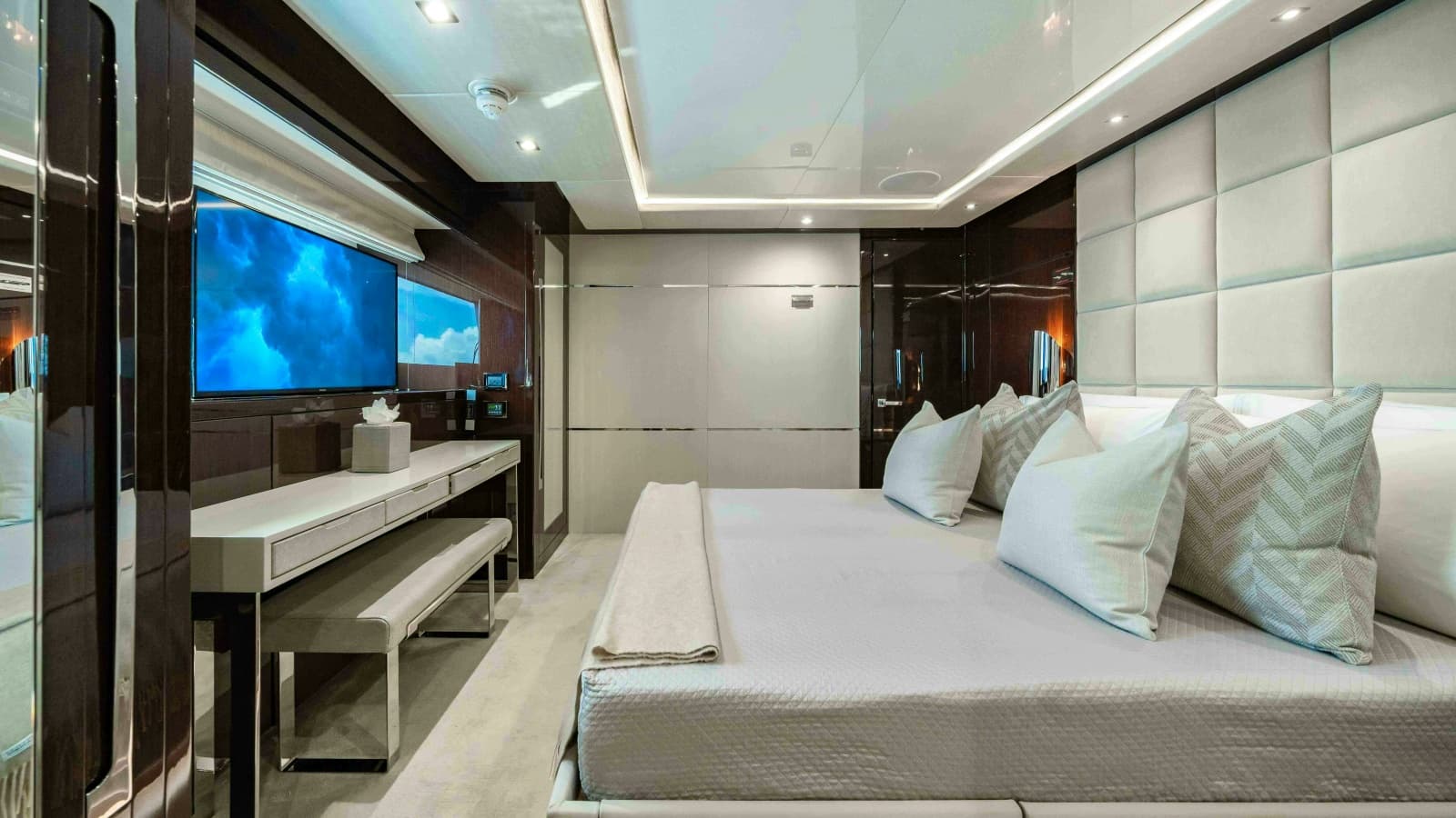 2016 Sunseeker Sunseeker 131 Yacht - Photo 36