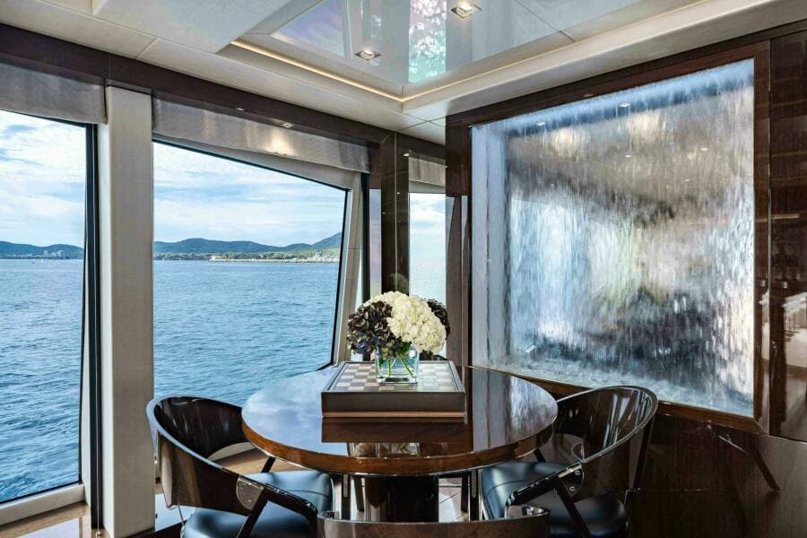 2016 Sunseeker Sunseeker 131 Yacht