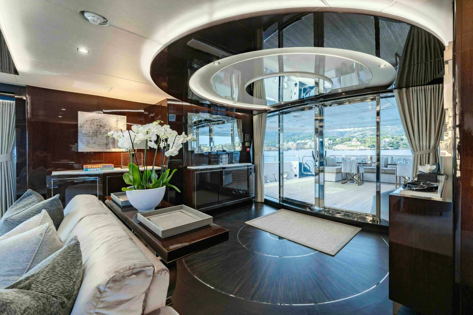 2016 Sunseeker Sunseeker 131 Yacht - Photo 20