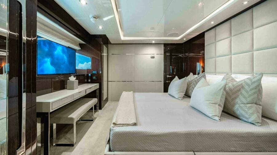 2016 Sunseeker Sunseeker 131 Yacht