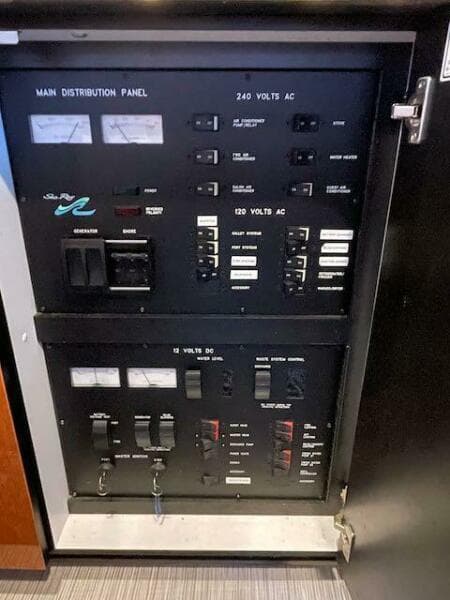 1999 Sea Ray 480 Sedan Bridge