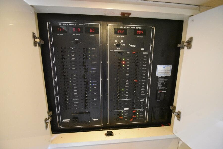 2003 Viking 45 Express