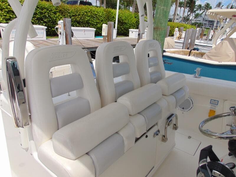 2013 Boston Whaler 370 Outrage