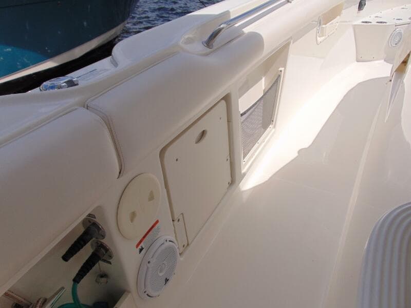 2013 Boston Whaler 370 Outrage