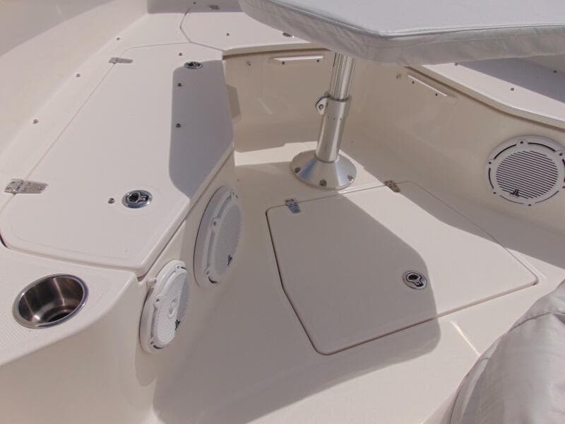 2013 Boston Whaler 370 Outrage