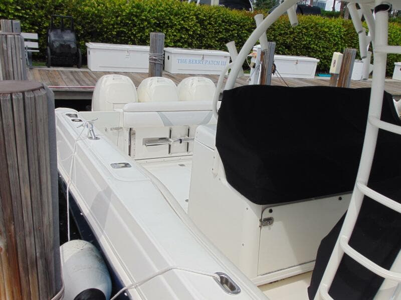 2013 Boston Whaler 370 Outrage