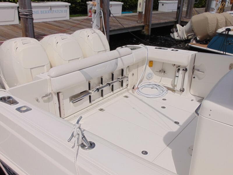 2013 Boston Whaler 370 Outrage