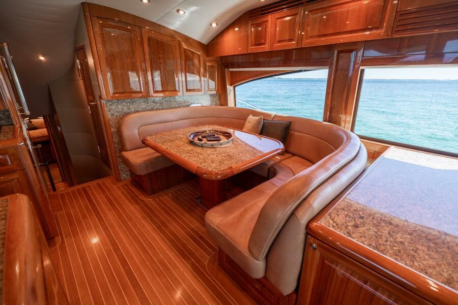 2005 Hatteras 68 Convertible