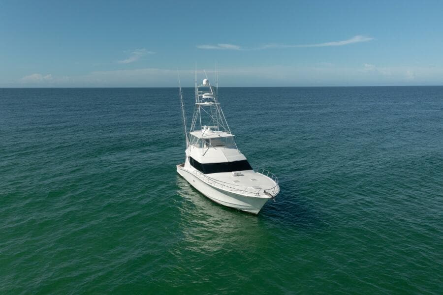 2005 Hatteras 68 Convertible- Bow