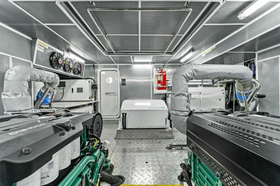 2024 Aquitalia Yachts Flybridge