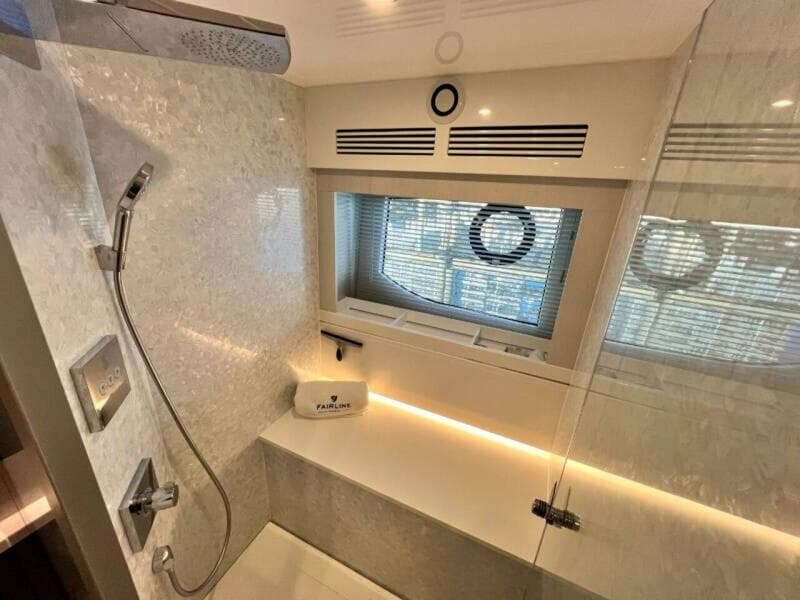 2020 Fairline Squadron