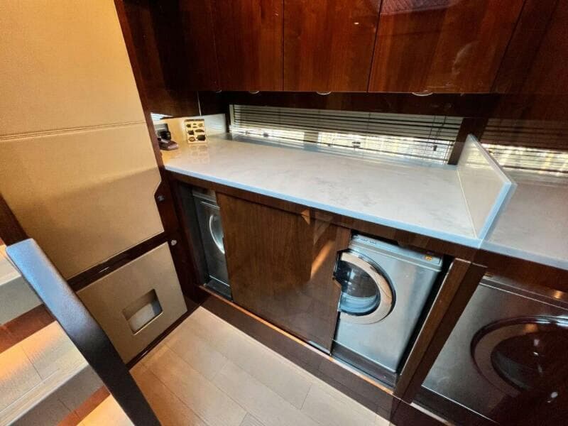 2020 Fairline Squadron