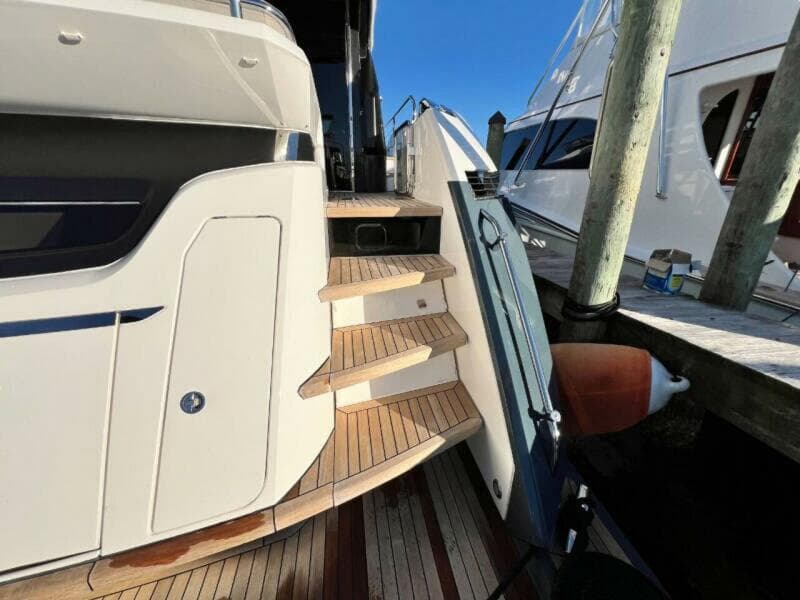 2020 Fairline Squadron