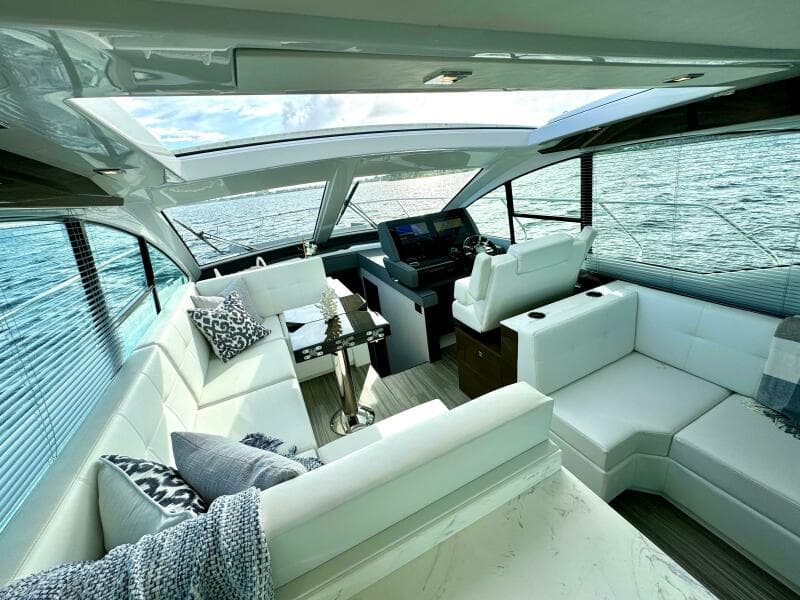 2020 Cruisers Yachts 50 Cantius