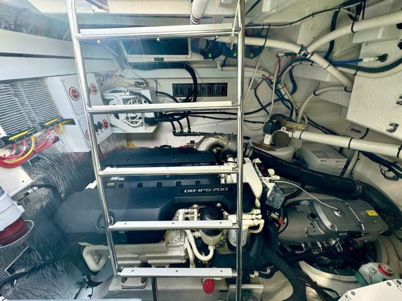 2020 Cruisers Yachts 50 Cantius