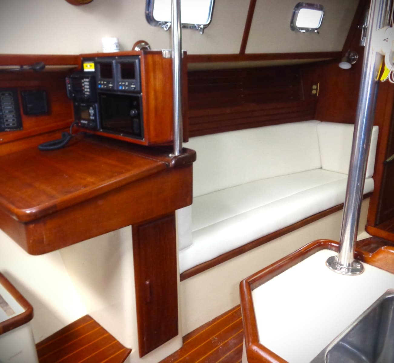 1995 Pacific Seacraft 37 - Photo 7