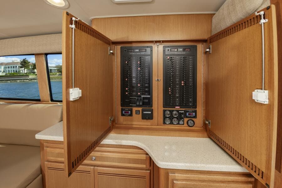 2008 Cabo 43 Convertible