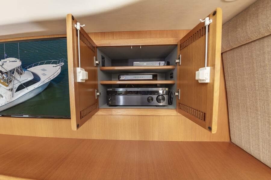 2008 Cabo 43 Convertible