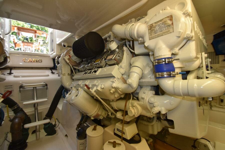 2008 Cabo 43 Convertible