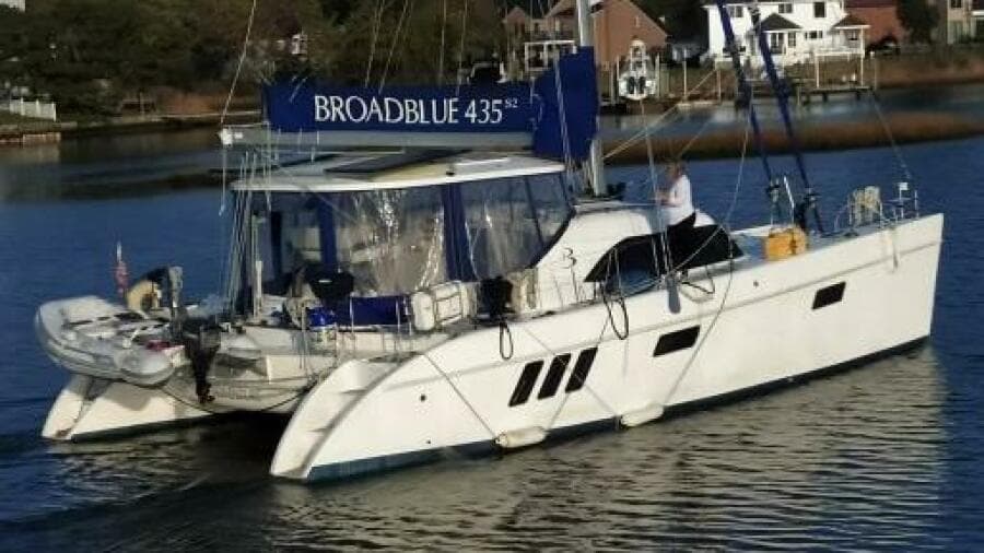 2010 Broadblue 435