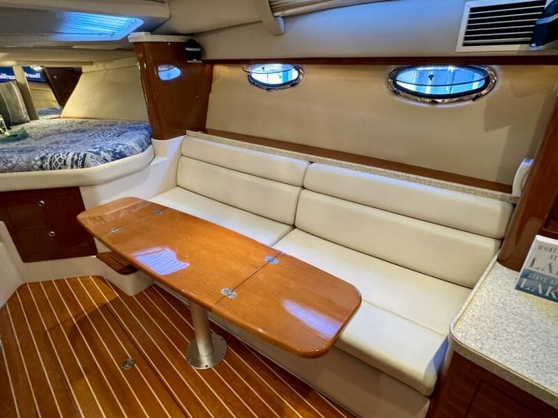 2006 Regal 3360 Window Express