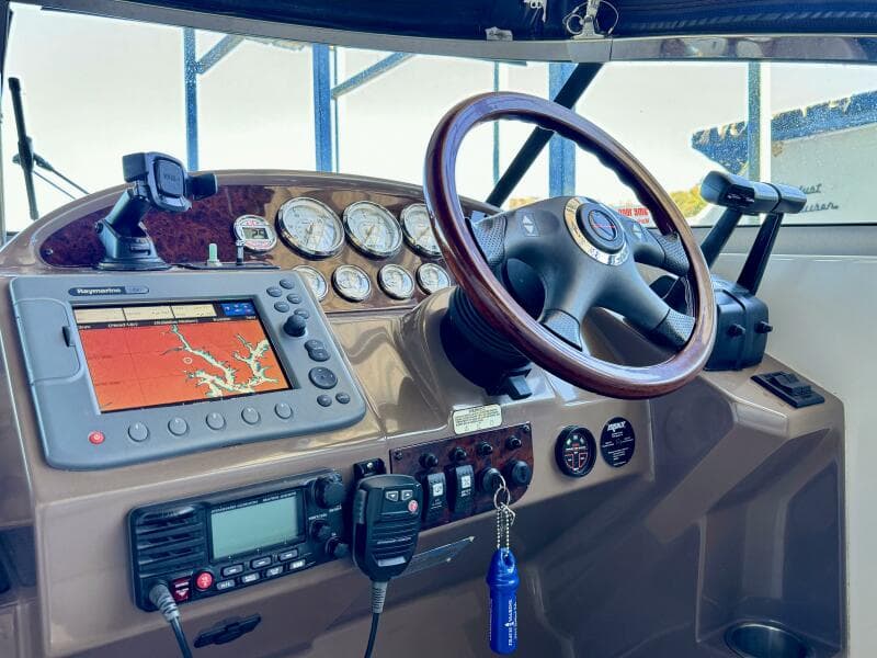 2006 Regal 3360 Window Express