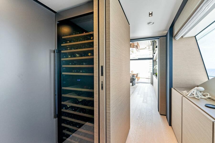 2024 Custom Line Navetta 33