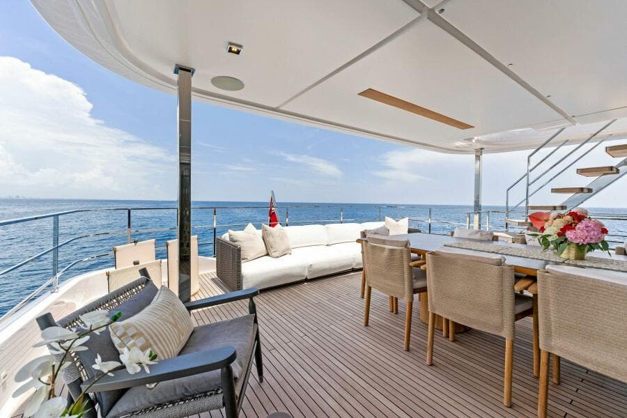 2024 Custom Line Navetta 33