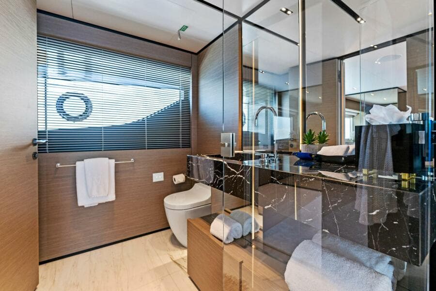 2024 Custom Line Navetta 33