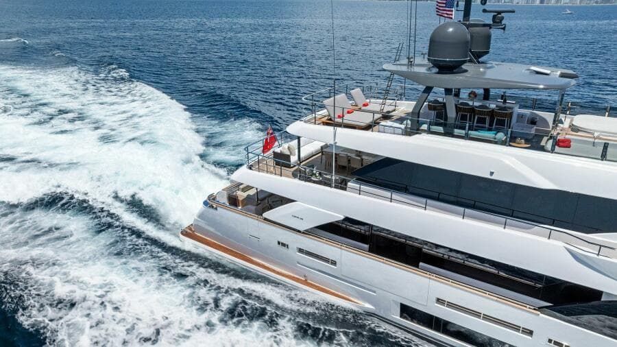 2024 Custom Line Navetta 33