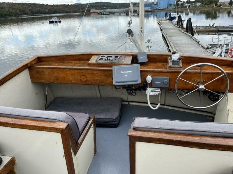 Flybridge helm area