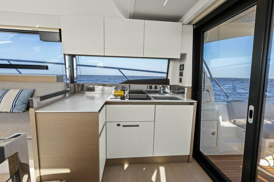 2022 Prestige 460 Flybridge - Brace Yourself Too -Galley