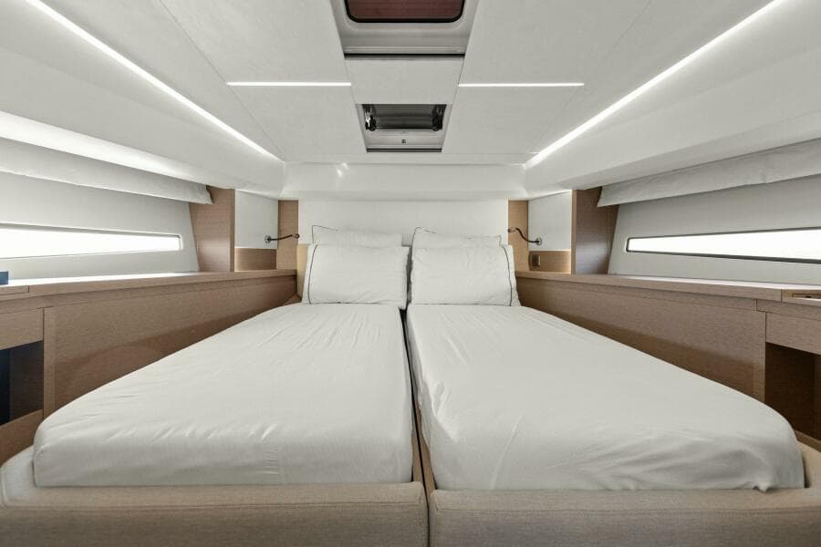 2022 Prestige 460 Flybridge - Brace Yourself Too -Guest Stateroom