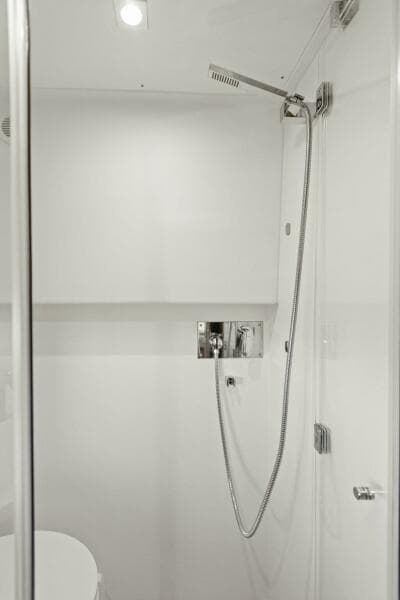 2022 Prestige 460 Flybridge - Brace Yourself Too -Guest Head