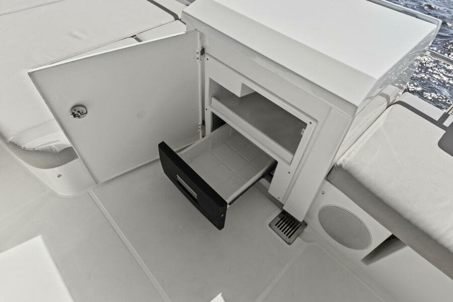 2022 Prestige 460 Flybridge - Brace Yourself Too -Flybridge