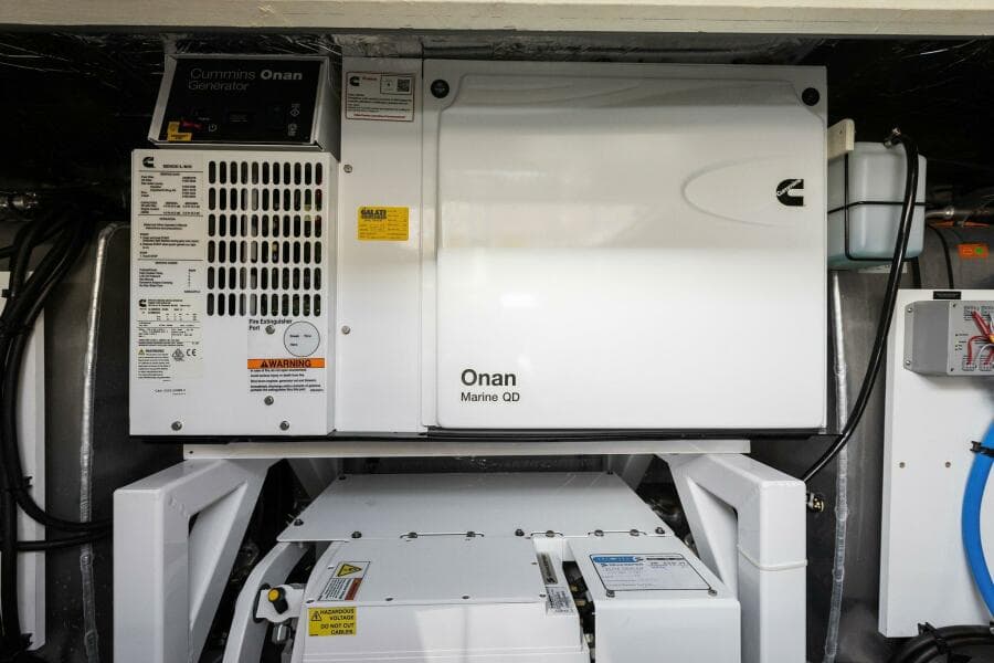 2022 Prestige 460 Flybridge - Brace Yourself Too -Engine Room