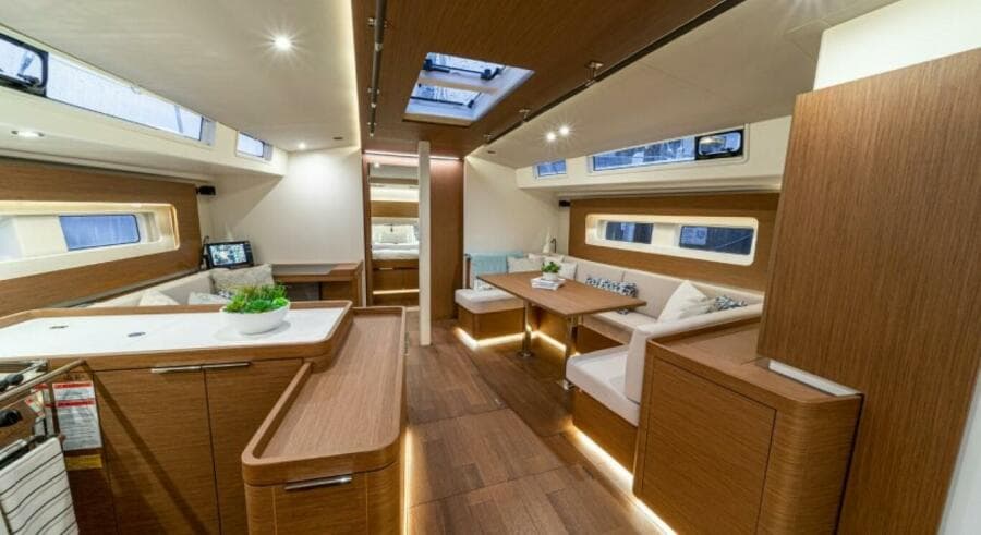 2025 Beneteau Oceanis Yacht 54
