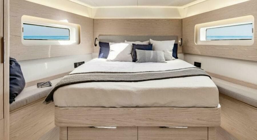 2025 Beneteau Oceanis Yacht 54