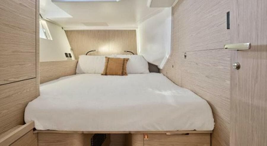 2025 Beneteau Oceanis Yacht 60