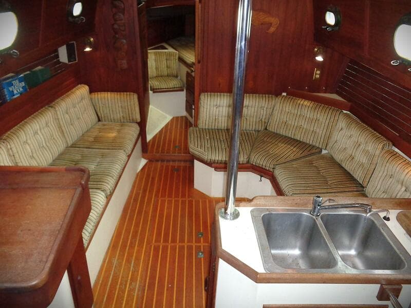 1983 Pacific Seacraft 37