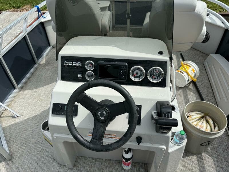 2022 Tahoe GT2585 Center Console Fishing Tritoon