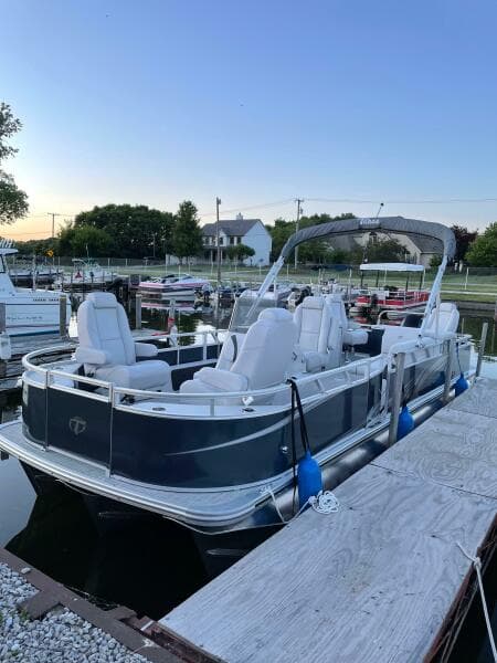 2022 Tahoe GT2585 Center Console Fishing Tritoon