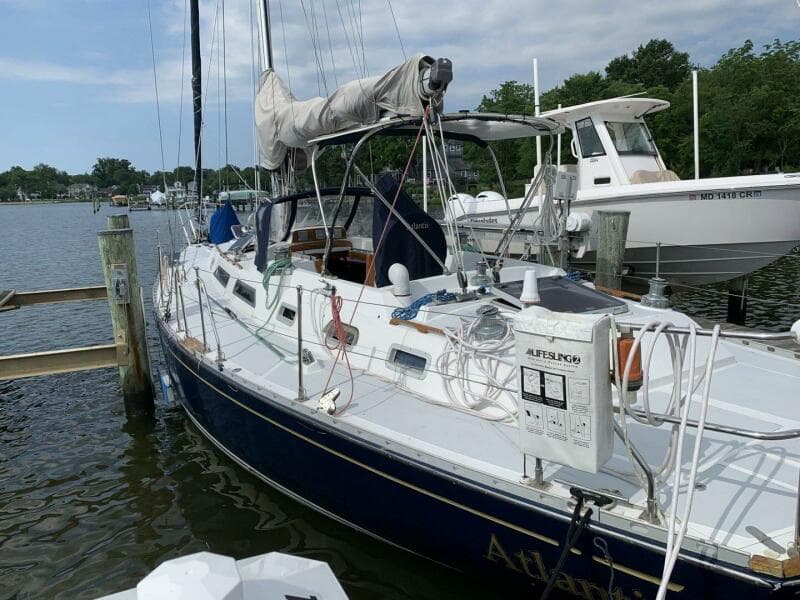 1990 Hylas 44