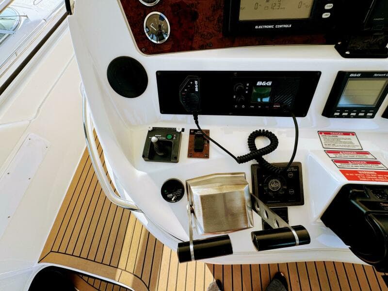 1998 Sea Ray 480 Sedan Bridge