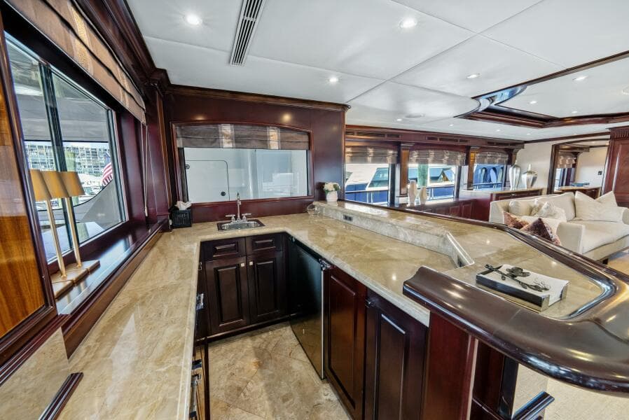 2005 Trinity Yachts Tri-Deck