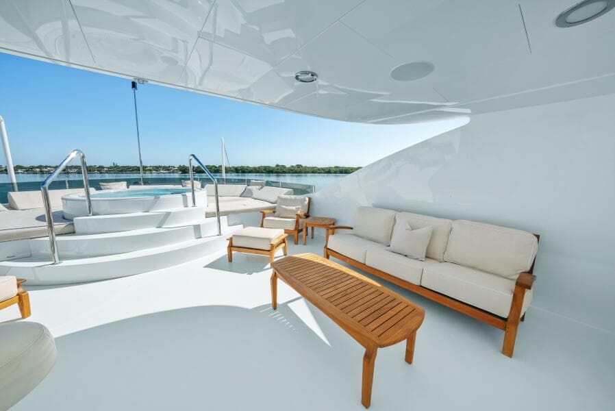 2005 Trinity Yachts Tri-Deck