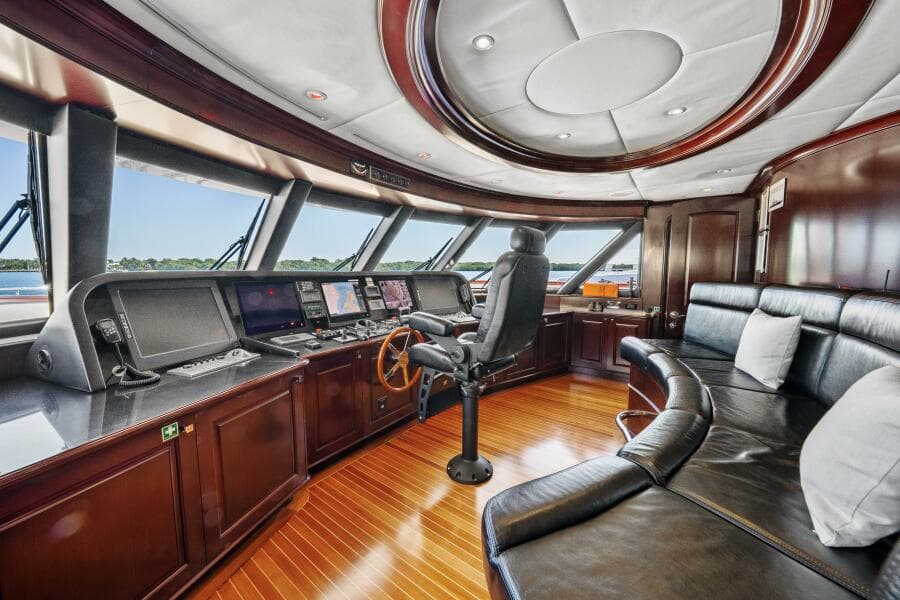 2005 Trinity Yachts Tri-Deck