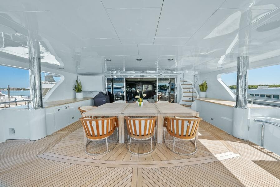 2005 Trinity Yachts Tri-Deck