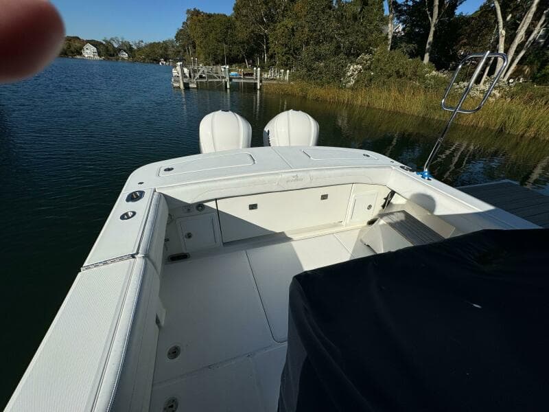 2020 Regulator 31 FS with Mezz